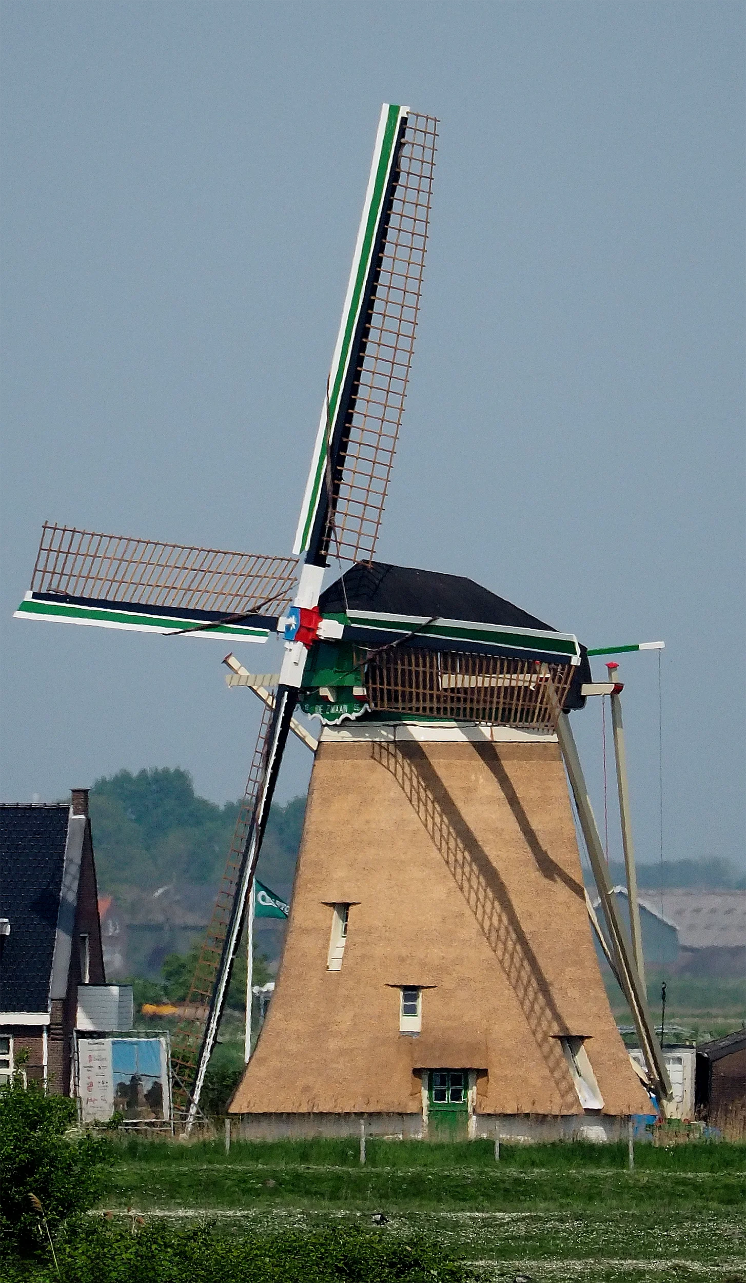 Hans Francken (01-05-2025)&nbsp;De restauratie is voltooid. De molen staat er weer compleet en stralend bij.&nbsp; | Database Nederlandse molens