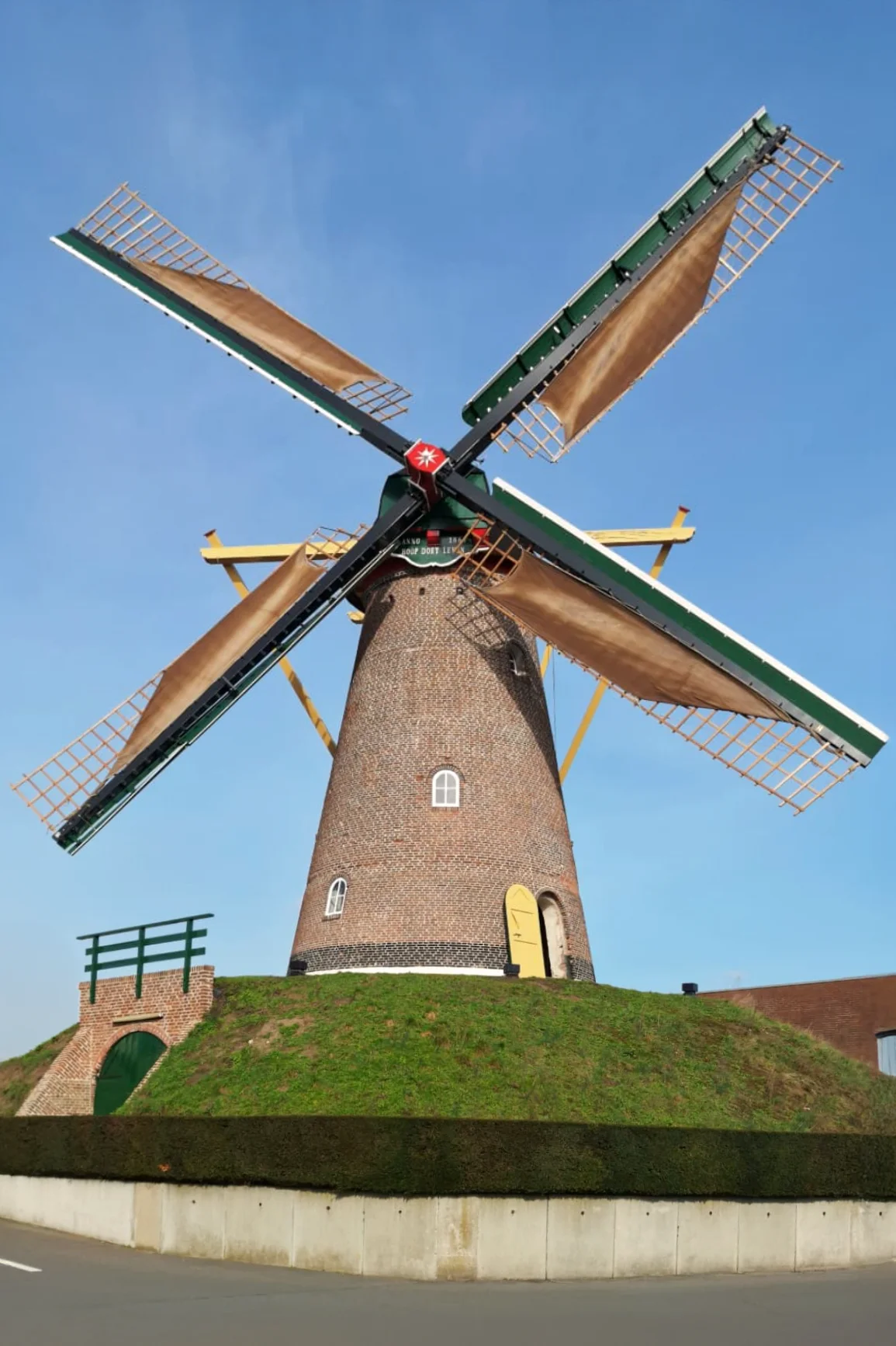 Tony Hop (26-02-2026)&nbsp;De molen draait na de uitgebreide restauratie van 2025-2026. | Database Nederlandse molens