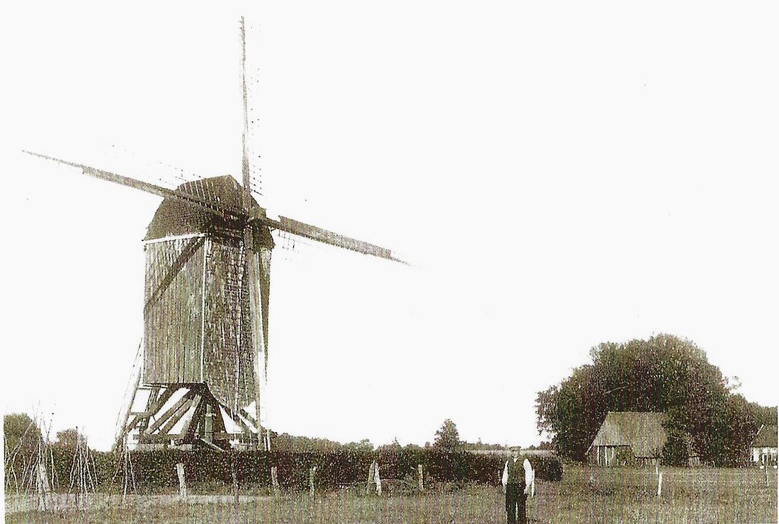 1, Molen 01027 a Wissink's Möl (voor de verplaatsing naar Buurse) (Usselo), Fotograaf onbekend, opname ca 1910
coll. Toine Zwitserlood | Database Nederlandse molens