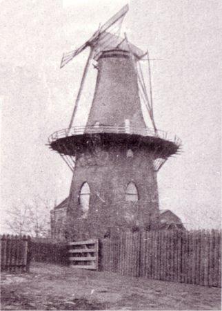 2, Molen 01269 Landzigt (Zwijndrecht), De molen getroffen door een bliksem,12 mei 1890 | Database Nederlandse molens