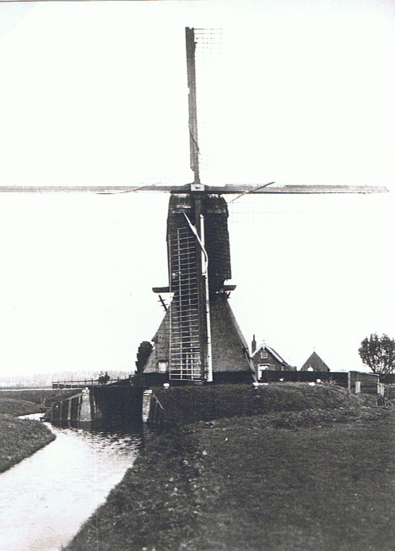 2, Molen 01266 Polder Groote Lindt en Kleine Lindt, Lindensche Watermolen (2e) (Zwijndrecht), coll. Wim Hoogvliet | Database Nederlandse molens