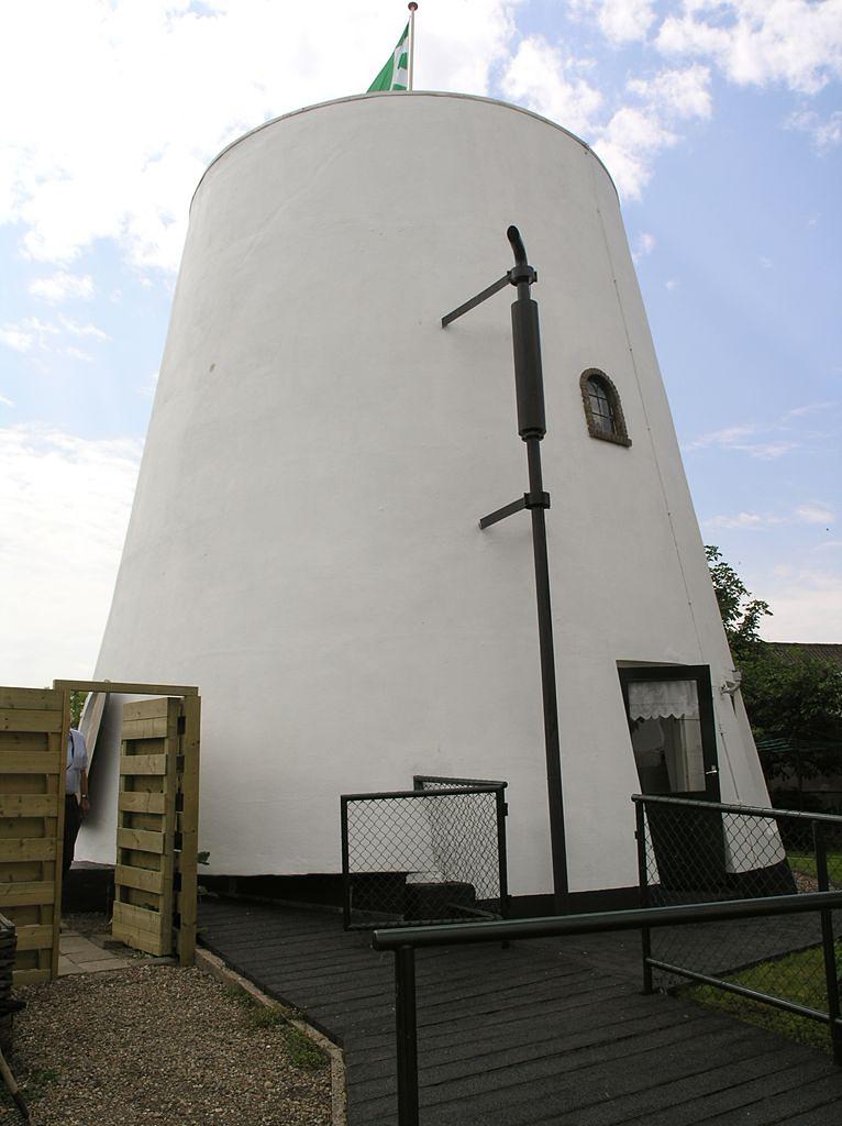 4, Molen 01539 Blaker- of Oude Lierpolder, Oude Liermolen (3e) (De Lier), Foto W. Jans, opname 24 juni 2006 | Database Nederlandse molens