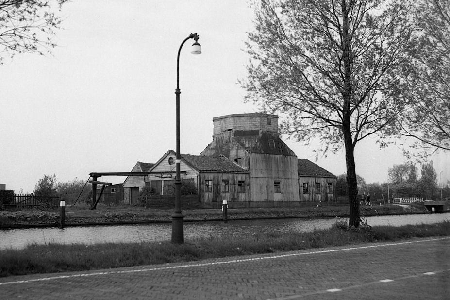 11, Molen 03526 e Clarissa Maria / v/h Het Fortuijn(tje) (Rijswijk), Foto collectie P. van Houten, 1975 | Database Nederlandse molens