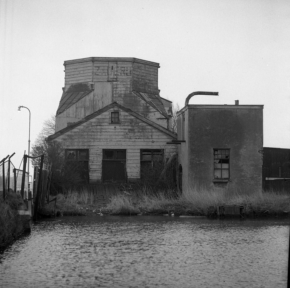 2, Molen 03526 e Clarissa Maria / v/h Het Fortuijn(tje) (Rijswijk), Foto collectie P. van Houten, 1975 | Database Nederlandse molens