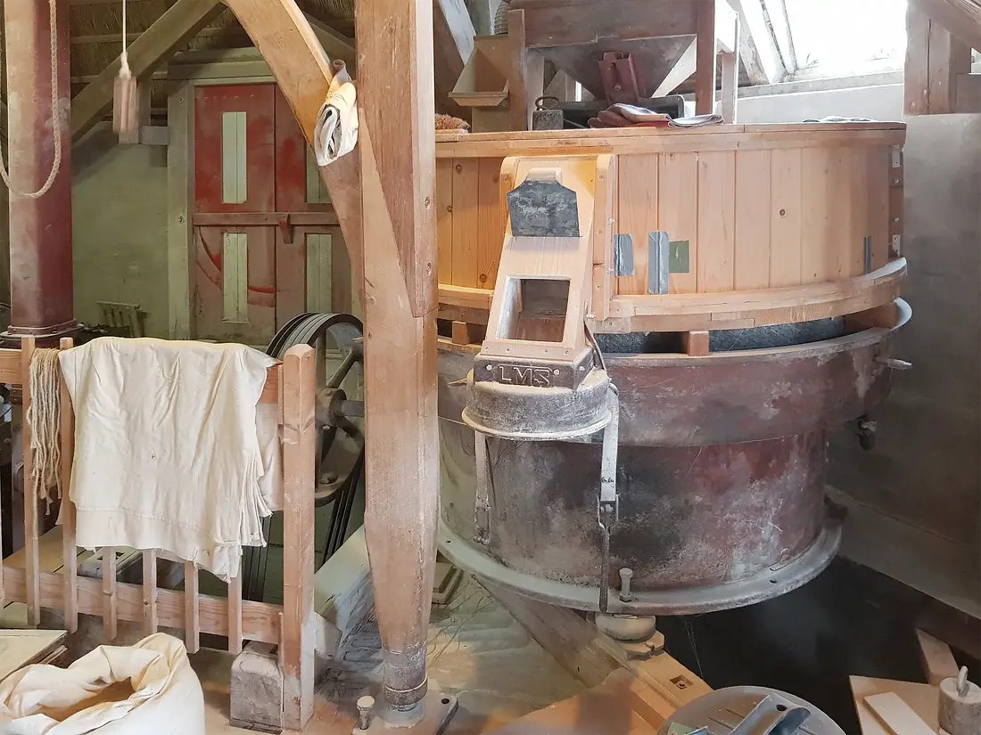16, Molen 03049 De Zwaluw (Birdaard / Burdaard), Coen Manche (07-10-2023)&nbsp; | Database Nederlandse molens