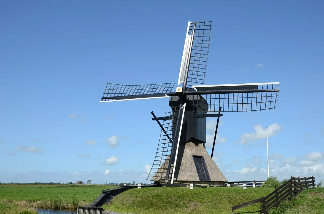 1, Molen 03316 Nijhuizumermolen of Monnikenburenmolen (Nijhuizum / Nijhuzum), T. Gietema (11-09-2023) | Database Nederlandse molens