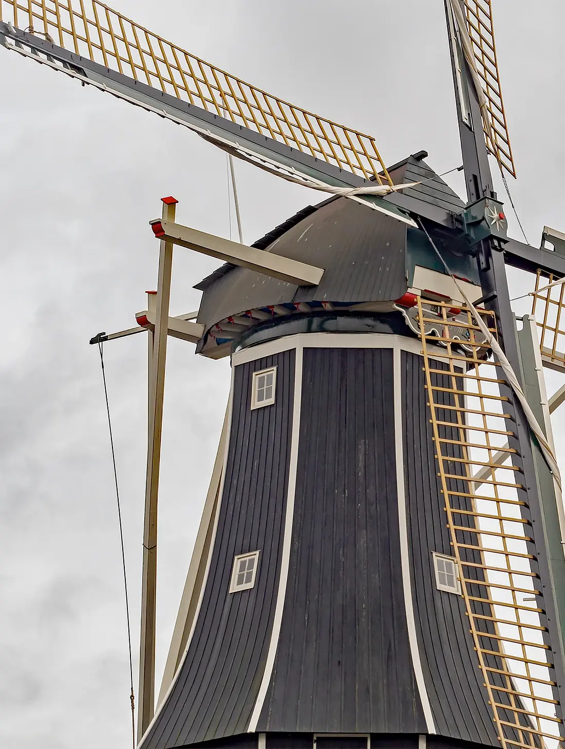 1, Molen 10693 De Adriaan (Haarlem), Kristel Fischer (20-12-2023)&nbsp;In oktober 2023 heeft Fa. Poland het systeem Fauel vervangen door Oud-Hollands. | Database Nederlandse molens