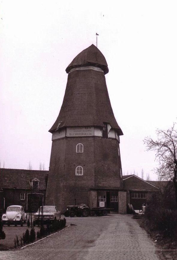 2, Molen 01851 De Jonge Gerrit / Mölle van Iesseldiek (Wijhe), Foto 2: collectie G.H. Varwjk sr. opname 1970 | Database Nederlandse molens