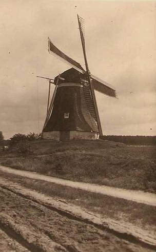 4, Molen 03893 Schuilenburgermolen (3e) (Hellendoorn), foto van Voerman, coll. DVM | Database Nederlandse molens