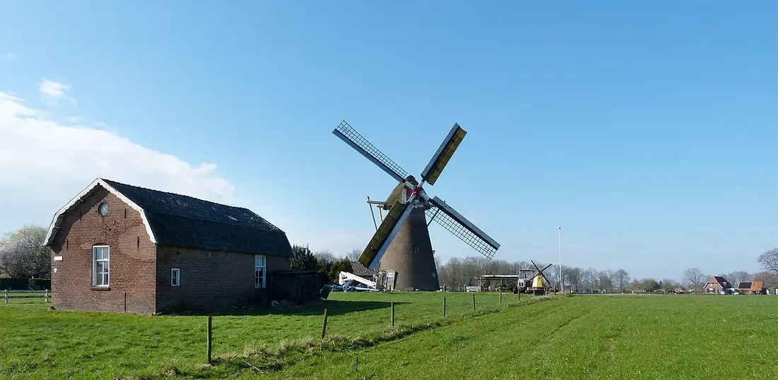 7, Molen 00867 Bernadette (Nieuw-Wehl), Thije Jansen (09-03-2024)Het complex met links ''De Stoom'' (de maalderij) en rechts de molen. Een combinatie van complete molen en maalderij vind je niet vaak meer in de Achterhoek.&nbsp; | Database Nederlandse molens