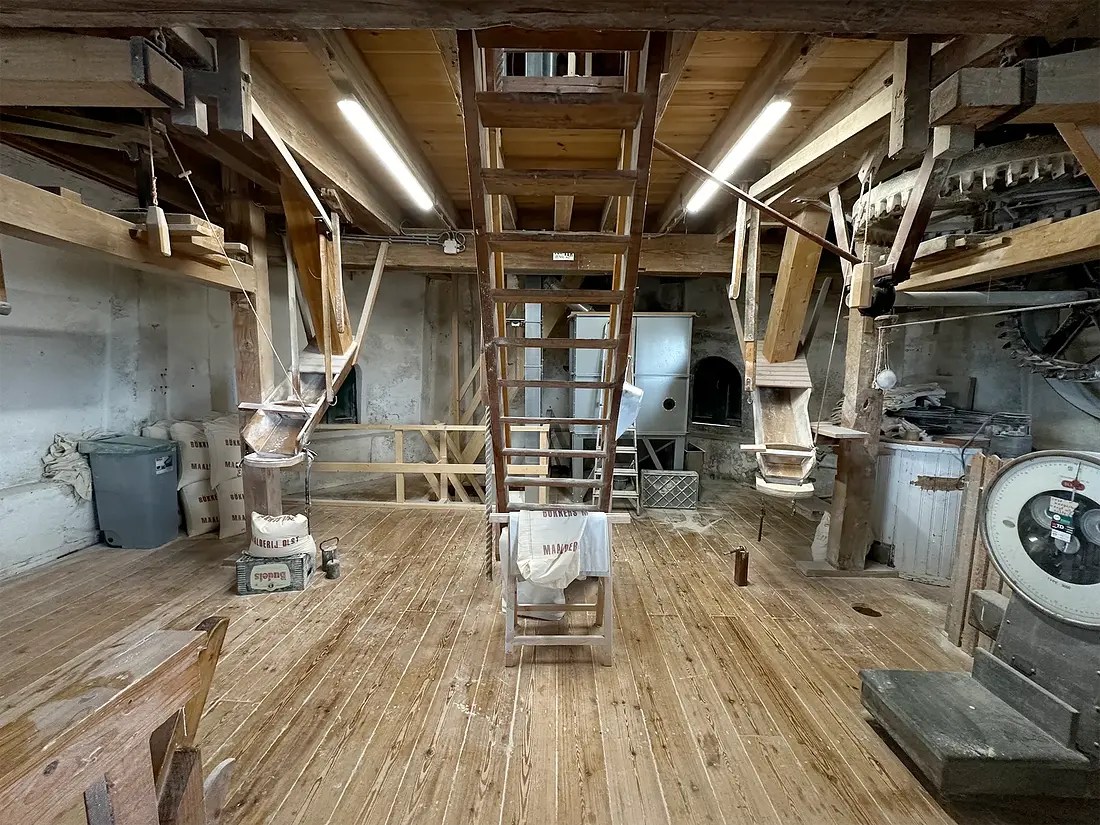 10, Molen 01854 Bökkers Mölle (Olst), Eli Langkun (16-03-2024)&nbsp;De maalzolder | Database Nederlandse molens