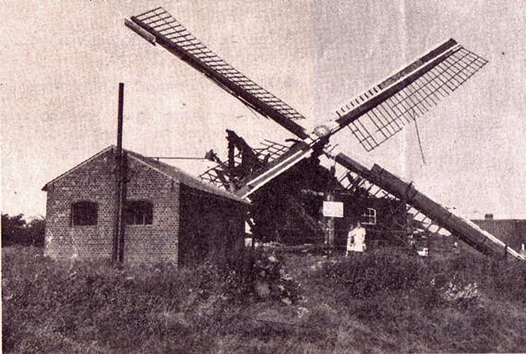 2, Molen 01659 Nooit Gedacht / De Nijverheid (Arnemuiden), Foto in De Molenaar, 7 september 1977 | Database Nederlandse molens