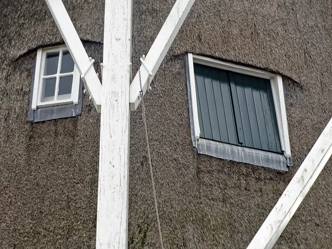 5, Molen 02744 De Hoop (Sleen), Martin E. van Doornik (24-08-2024)&nbsp;Dubbele luiken ter hoogte van de luizolder: waar dienen die voor? | Database Nederlandse molens