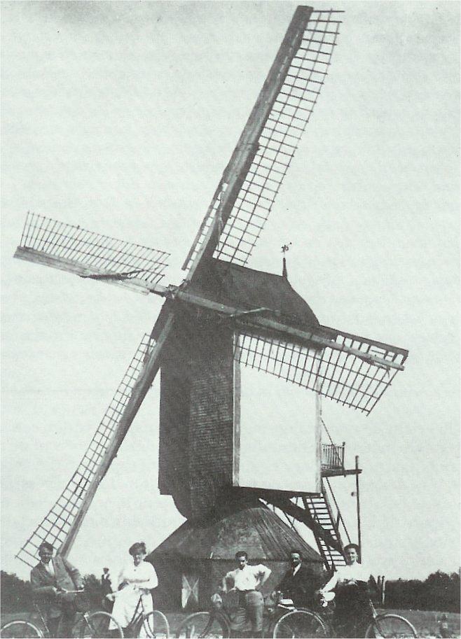 Molen 01976 (standerdmolen) (Heesch), foto coll. DVM | Database Nederlandse molens