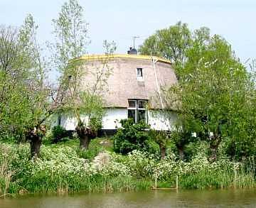 Molen 00941 Palensteinse polder, ondermolen (Zoetermeer), Foto: J.A.C. de Kroon (9 mei 2002) | Database Nederlandse molens