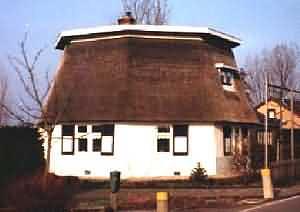 7, Molen 00927 Eendragtspolder,  Nr. 1 , Noordelijke bovenste middelmolen (Zevenhuizen), Foto A.M. Riper, opname vóór 1996 | Database Nederlandse molens
