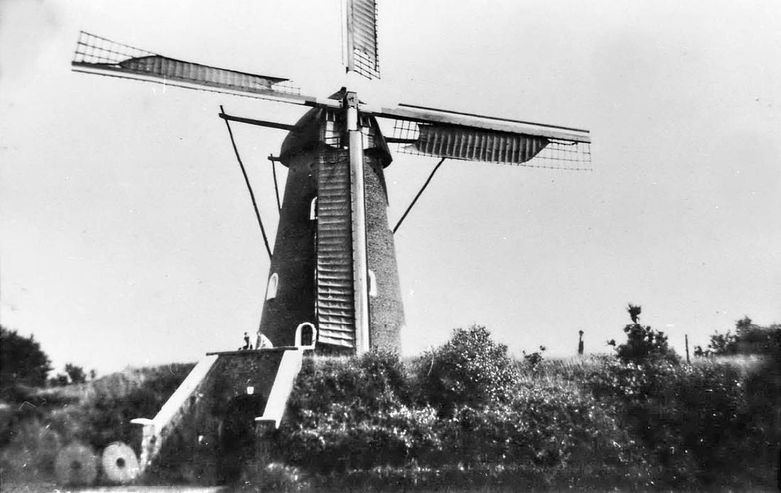 Molen 01962 Nooit Gedacht (Afferden), Foto coll. DHM , opname vóór 1942 | Database Nederlandse molens