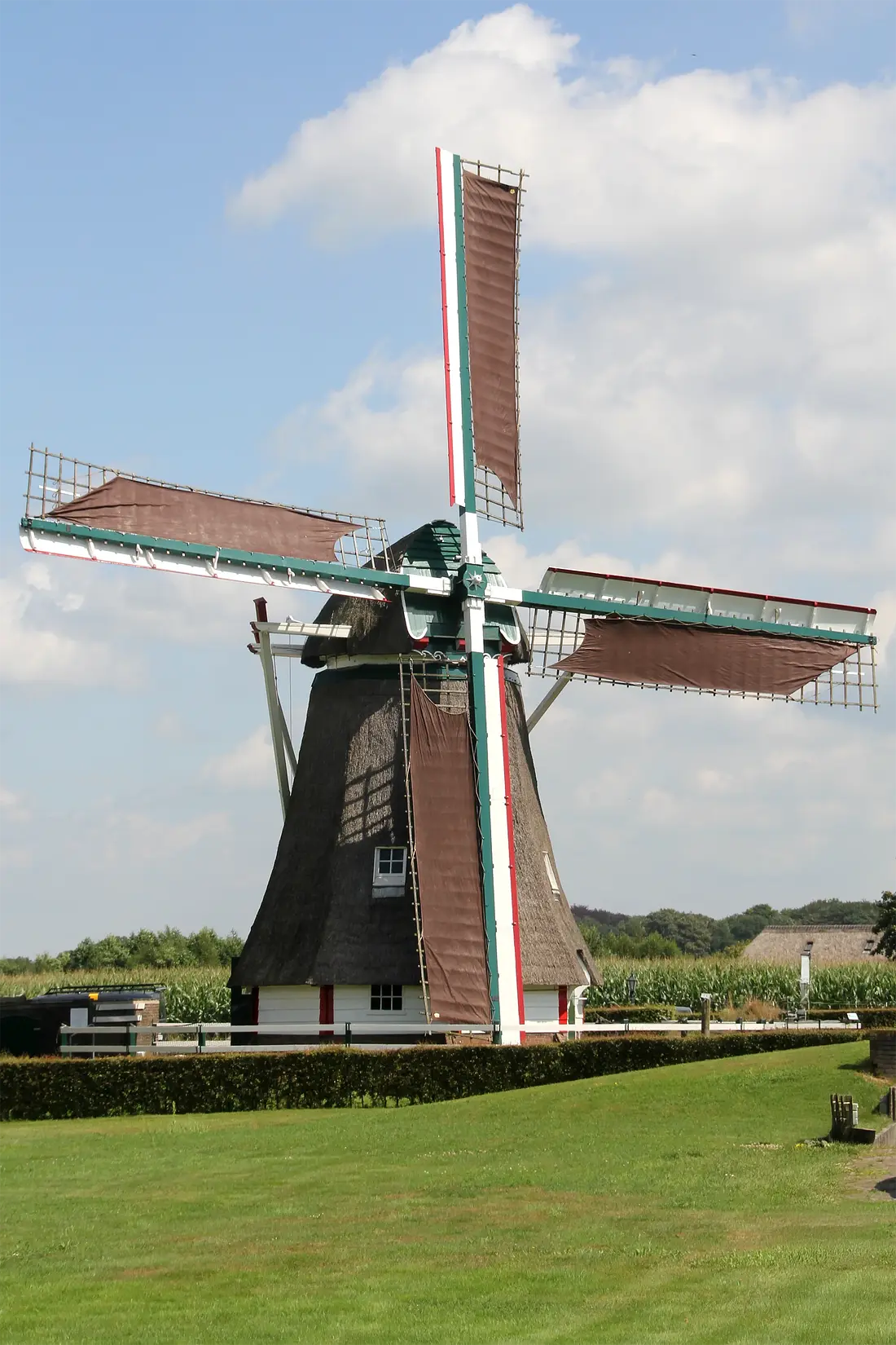 Molen 00402 De Warkense Molen (Warnsveld), Dik Loman (10-08-2024)&nbsp; | Database Nederlandse molens