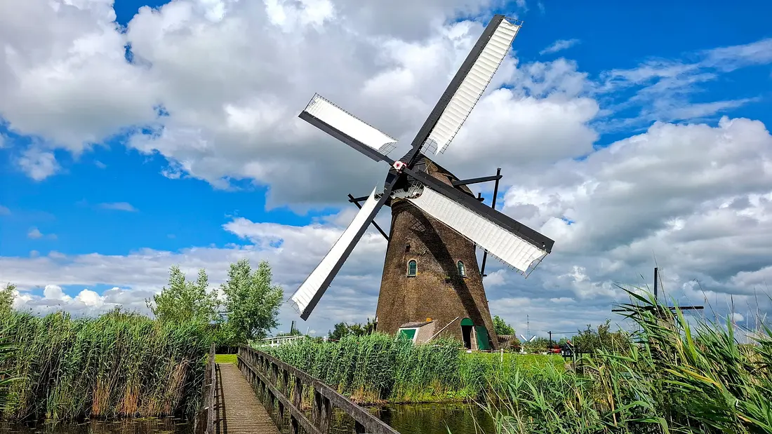 1, Molen 01516 bis Nederwaard Molen No.5 (Kinderdijk), André Schram (22-06-2024)&nbsp;De molen is in 2024 voorzien van witte zeilen. | Database Nederlandse molens