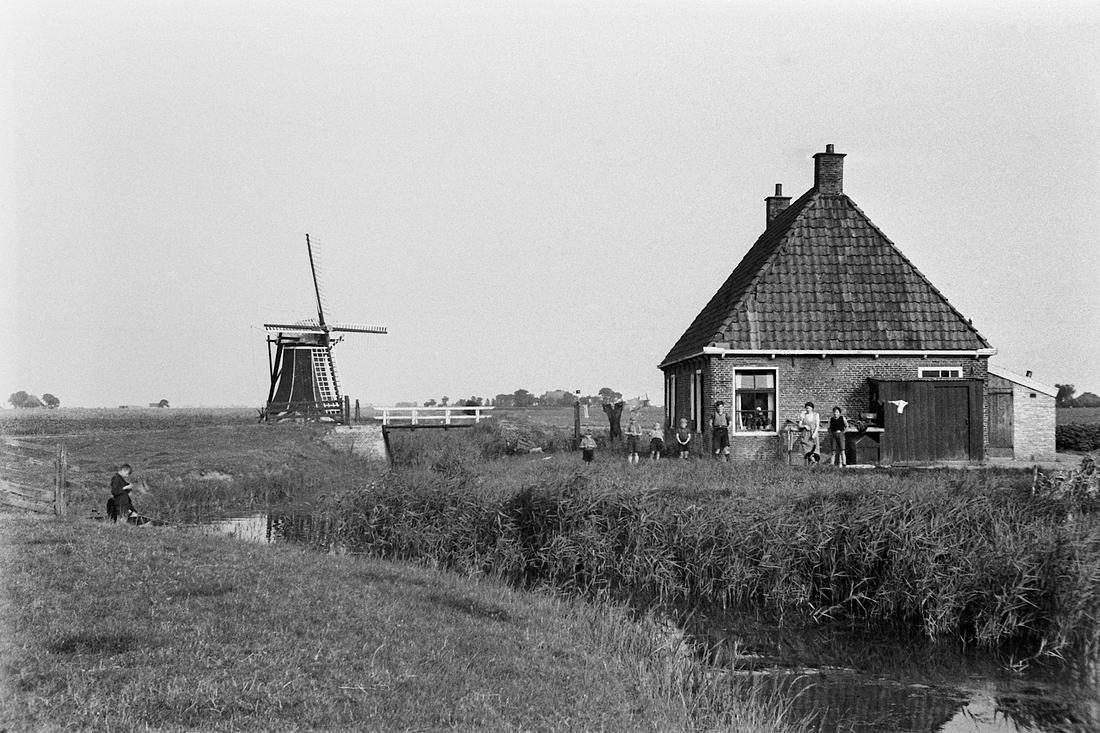 1, Molen 03007 Keimptilstermolen (Dronrijp/ Dronryp), Foto van de heer Hendrik van Kampen sr.,ca 1935, | Database Nederlandse molens