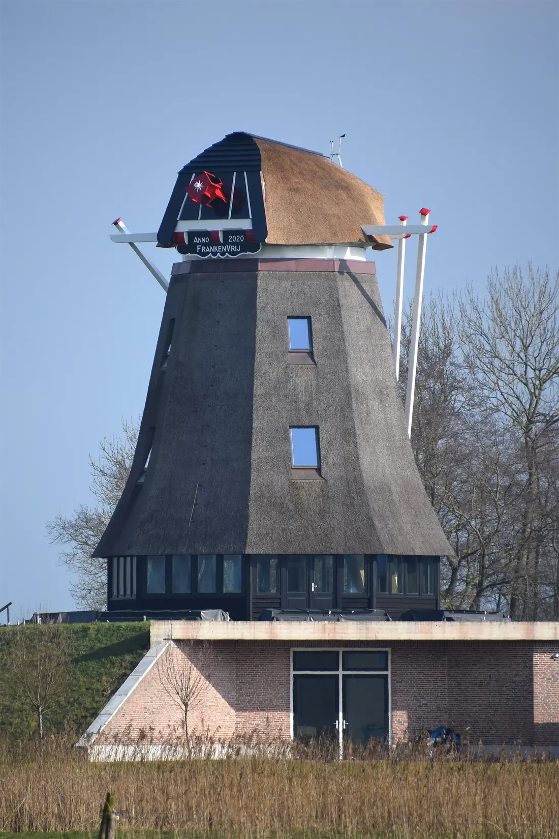 2, Molen 12595 FrankenVrij (Wesepe), Jaap Doets (14-02-2025)&nbsp;De kap werd geplaatst op 4 oktober 2024. | Database Nederlandse molens