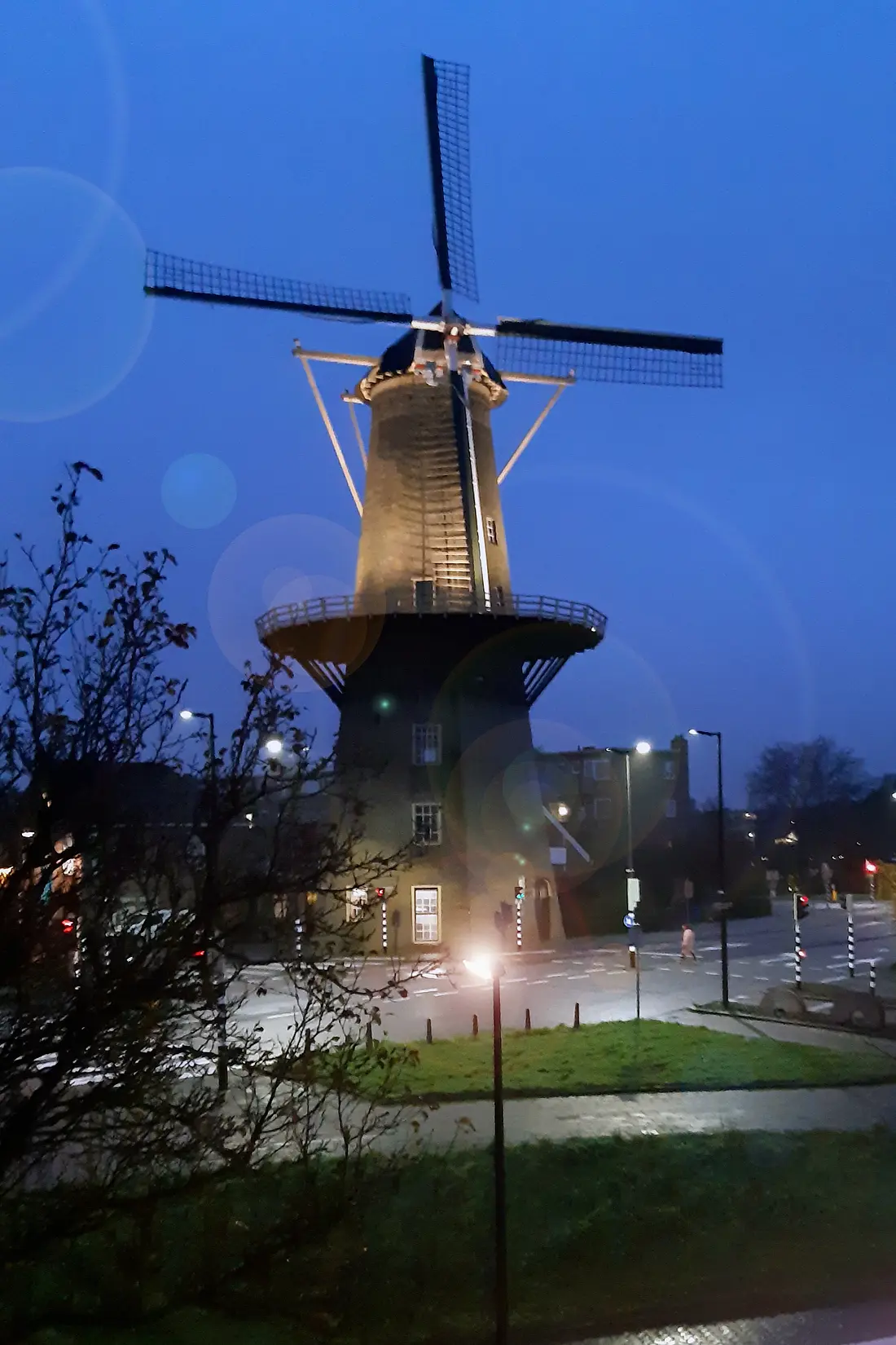 4, Molen 03505 l Aeolus (Vlaardingen), Hans Bakker (20-12-2024)In kerstsfeer. | Database Nederlandse molens