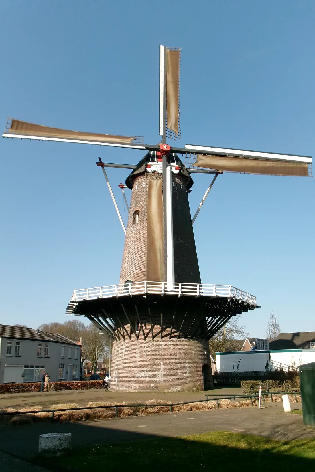 Molen 02586 Nieuw Leven (Oss), Charles Stokman (08-03-2025)&nbsp;Gezien vanuit het oosten. | Database Nederlandse molens