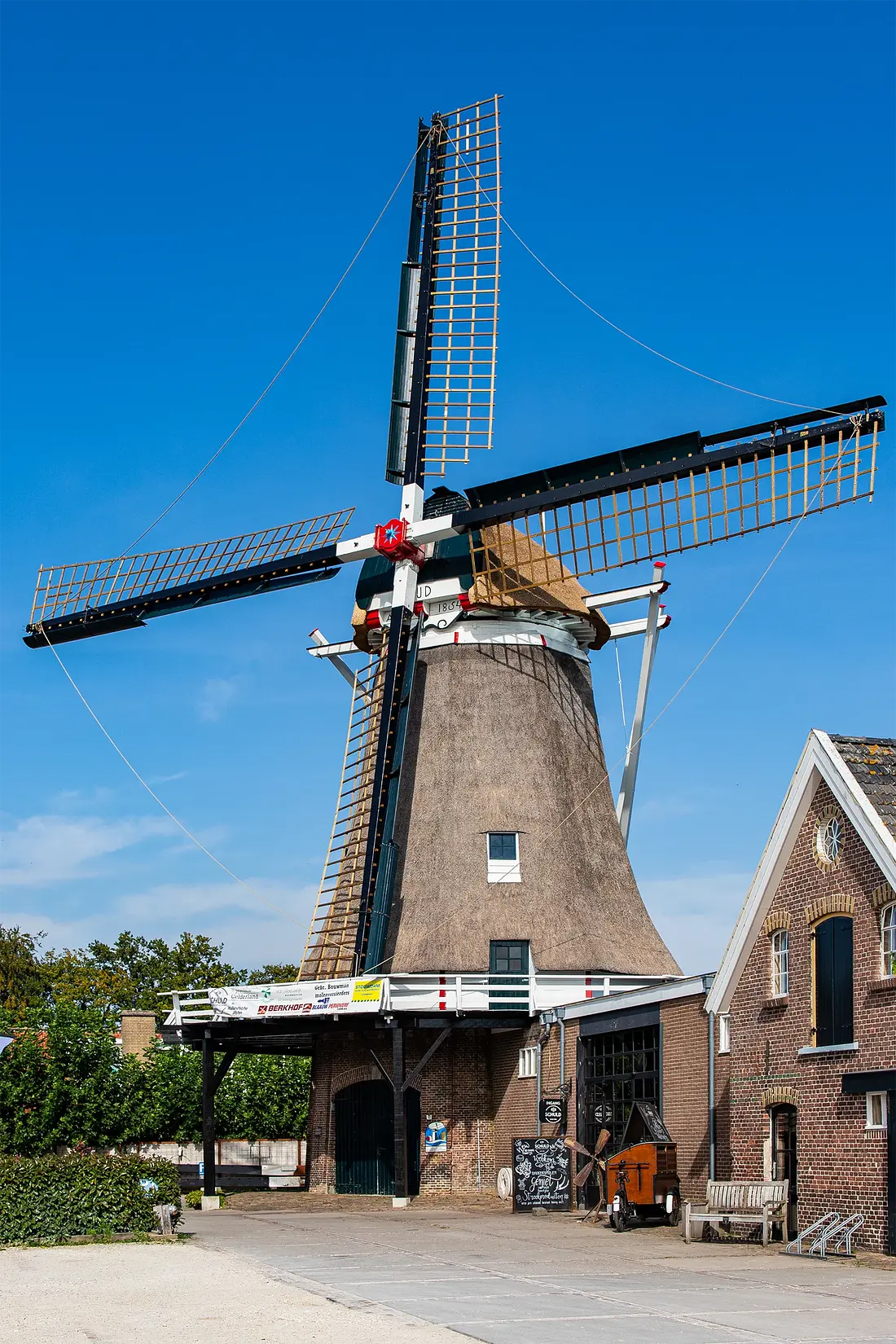 Molen 01244 De Tijd (Oostendorp), Bram Westerink (22-09-2024)&nbsp;De molen na de restauratie. | Database Nederlandse molens