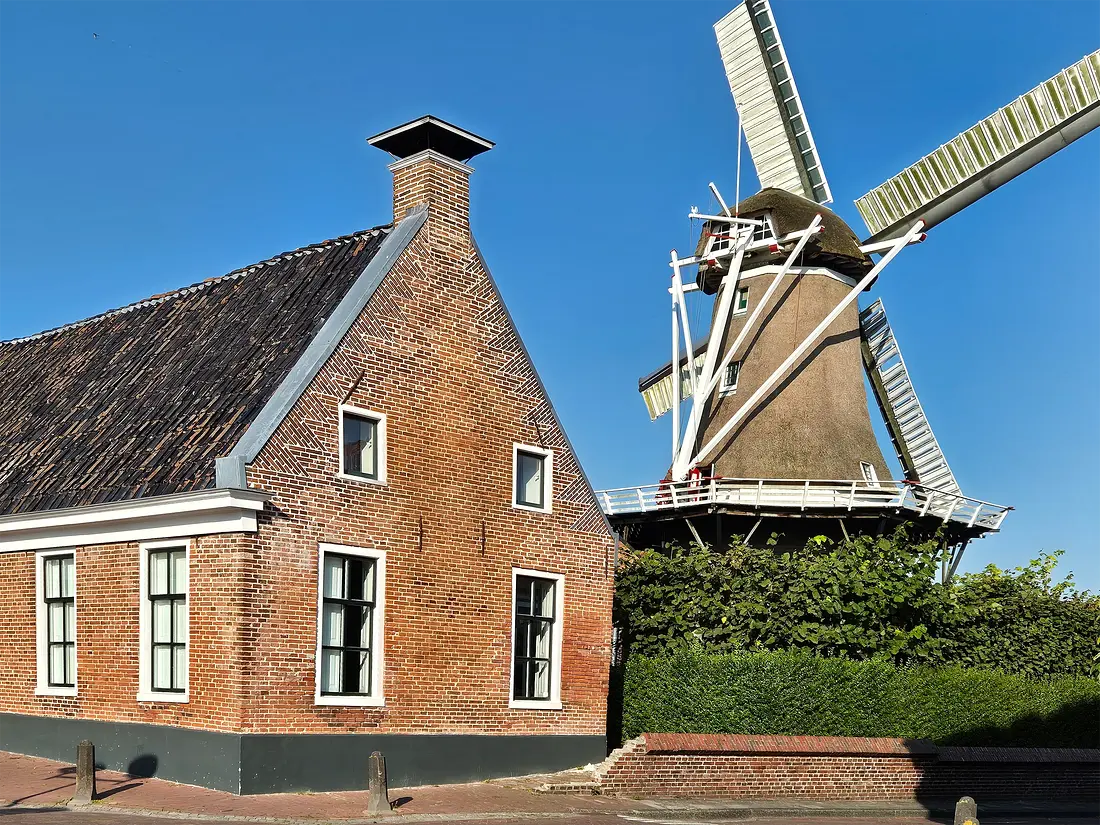 4, Molen 06408 De Vriendschap (Winsum), Martijn Scholtens (21-09-2024)&nbsp;De voormalige molenaarswoning. | Database Nederlandse molens