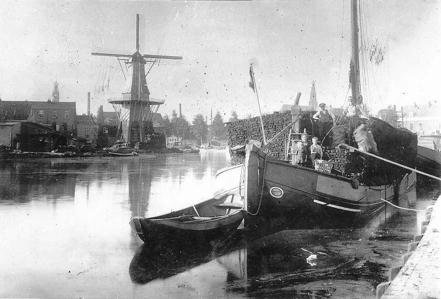 3, Molen 00808 De Adriaan (Haarlem), Foto coll. onbekend | Database Nederlandse molens