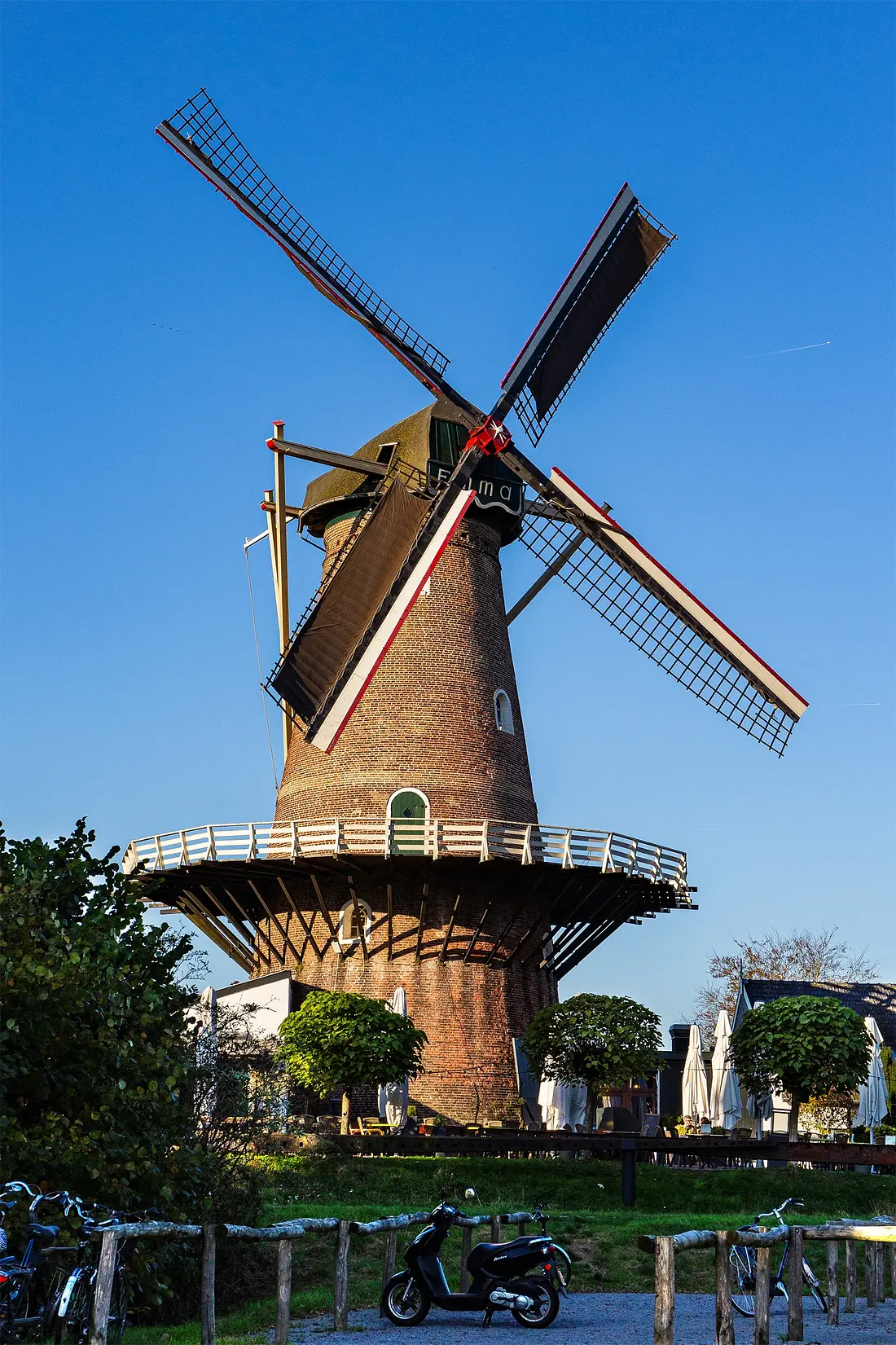 Molen 02622 Emma (Nieuwkuijk), Bram Westerink (24-10-2024)&nbsp; | Database Nederlandse molens