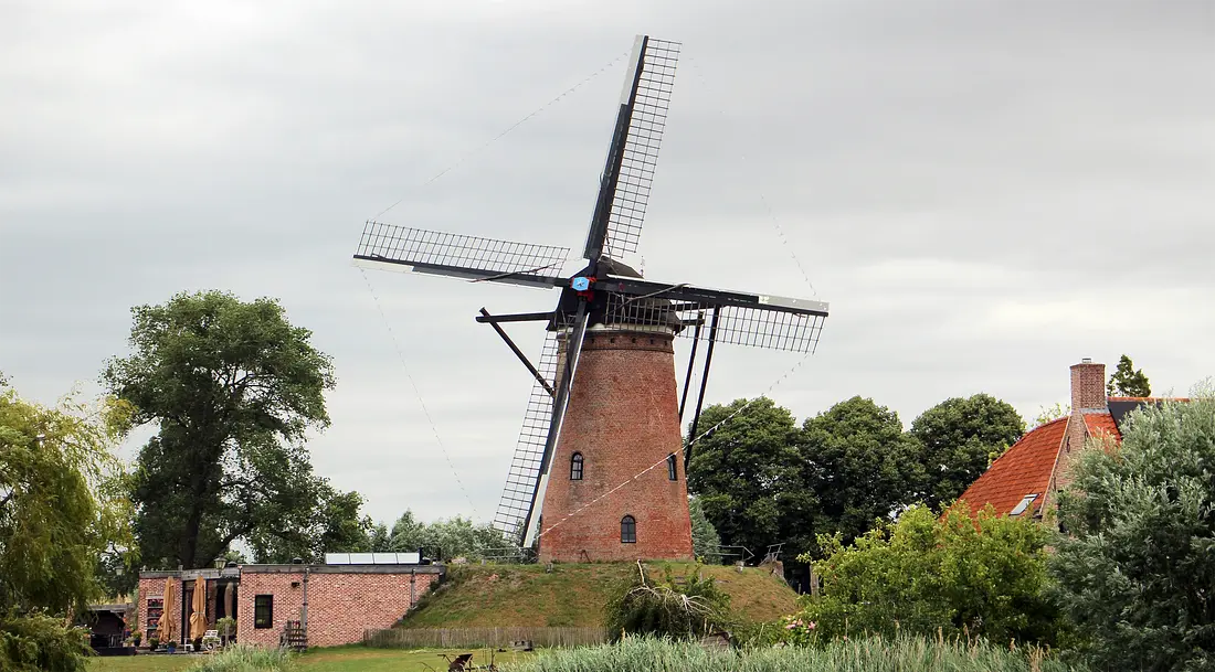 Molen 03322 Hulsters Molen (Schoondijke), Denis van Cronenburg (05-07-2025) | Database Nederlandse molens
