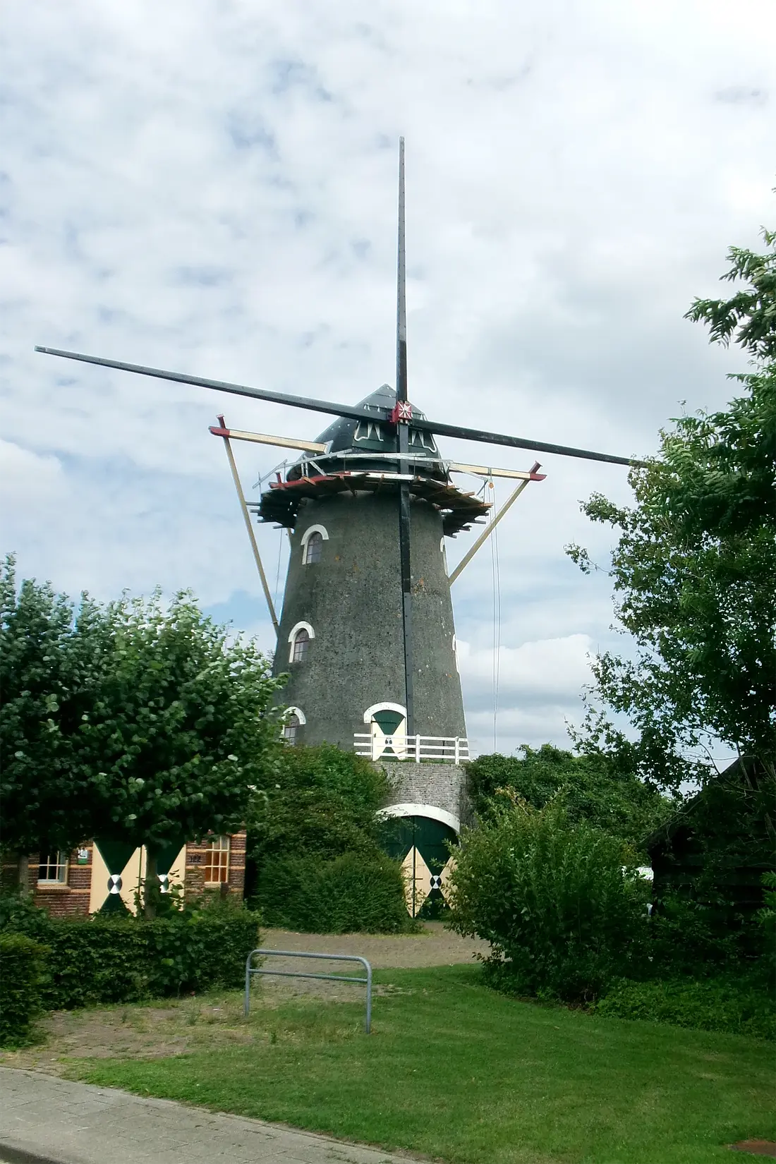 Molen 01971 Coppensmolen (Zeeland), Charles Stokman (30-07-2025)&nbsp;De molen in herstel. | Database Nederlandse molens