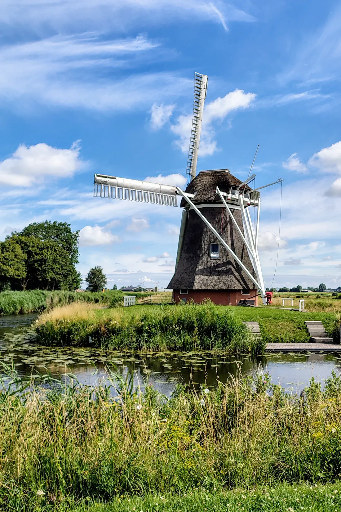 2, Molen 10054 Krimstermolen / De Phoenix (Zuidwolde), Hans Wolthuis (03-08-2025)&nbsp;De molen staat nu vaak in de korte rust aangezien hij nu vaker draait omdat er een 2e molenaar is bijgekomen. | Database Nederlandse molens