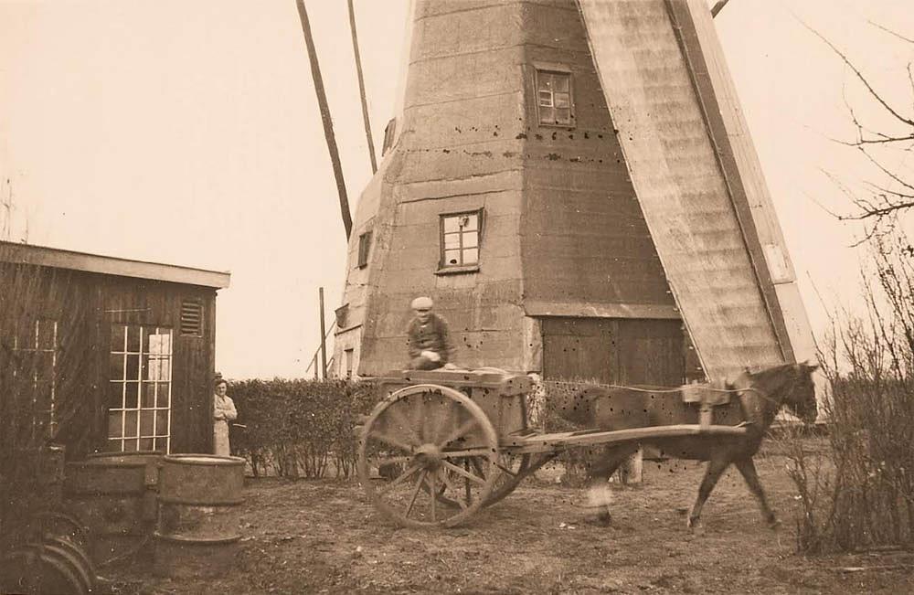 1, Molen 01930 Adhemasi (Loosbroek), de molen had hier nog oud-hollands hekwerk | Database Nederlandse molens