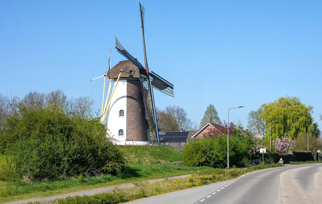 1, Molen 02619 De Bouwing (Geldermalsen), Dirk Zuidgeest (12-04-2025)&nbsp; | Database Nederlandse molens