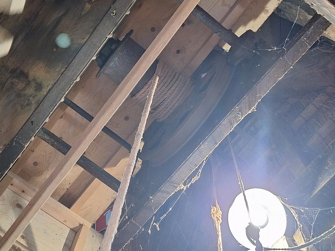 28, Molen 04896 De Blazekop (Ovezande), Jay Verkerk (31-05-2025)&nbsp;Het elektrische luiwerk. | Database Nederlandse molens