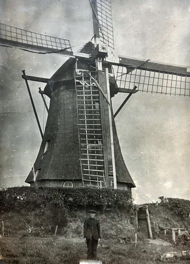 Molen 02752 h Molen van Ansen (Ansen), foto afkomstig van de familie van de laatste molenaar Jan Mulder | Database Nederlandse molens