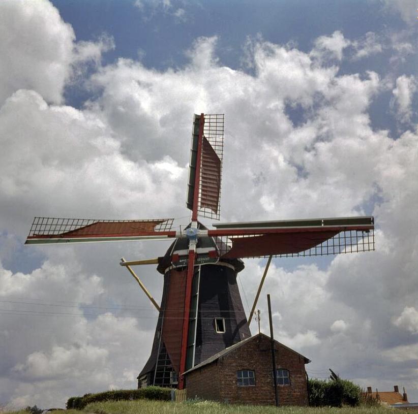 1, Molen 01659 Nooit Gedacht / De Nijverheid (Arnemuiden), Dia, juli 1961,&nbsp;collectie RCE, documentnummer 405.445 | Database Nederlandse molens