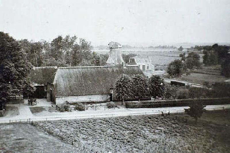 2, Molen 02744 b (korenmolen) (Erm), Foto: n.n., opn.1935, coll.A.Verdoorn | Database Nederlandse molens