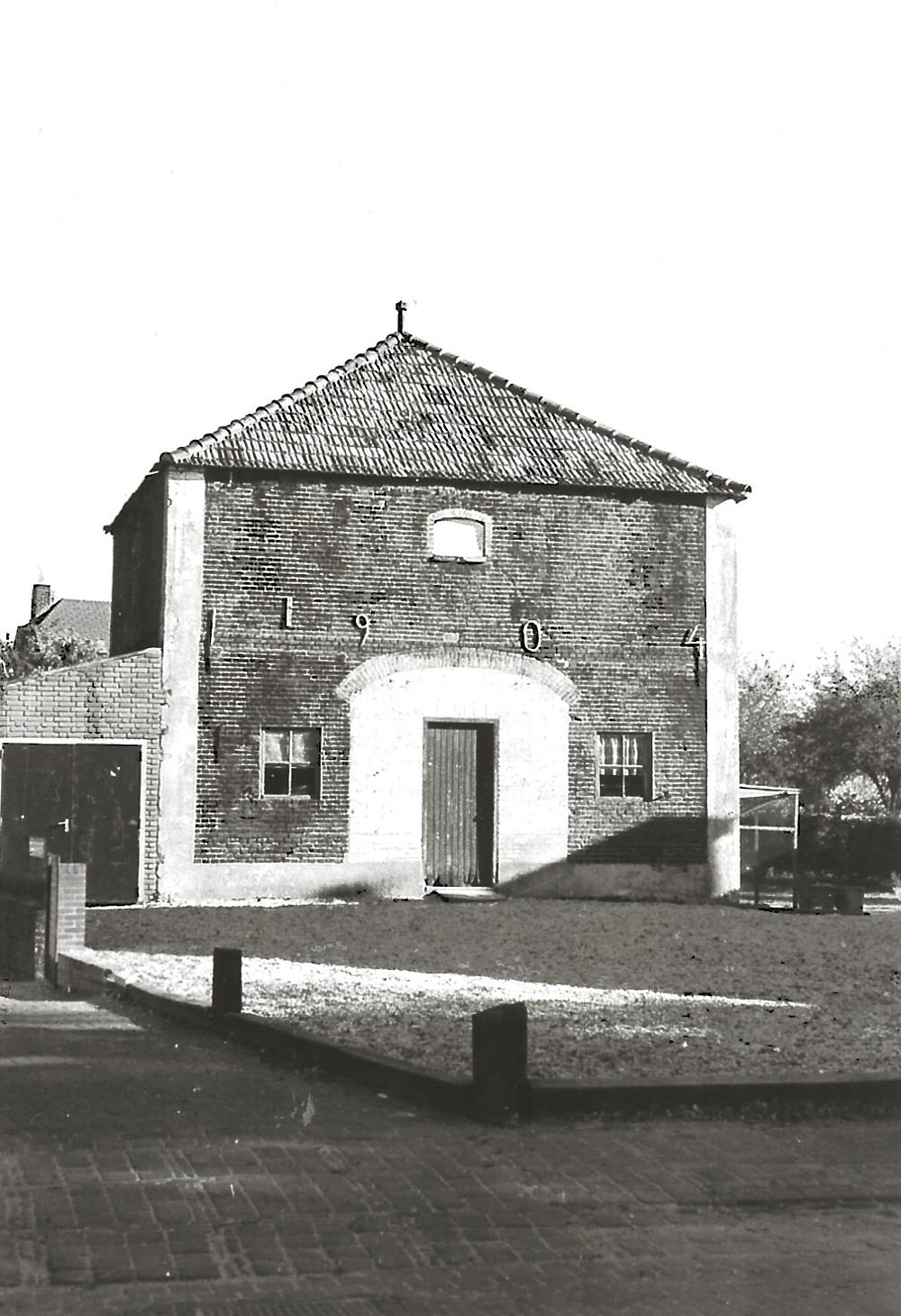 4, Molen 01948 Weltevreden (Haps), Foto van M. Overbeek, opname 1982 | Database Nederlandse molens