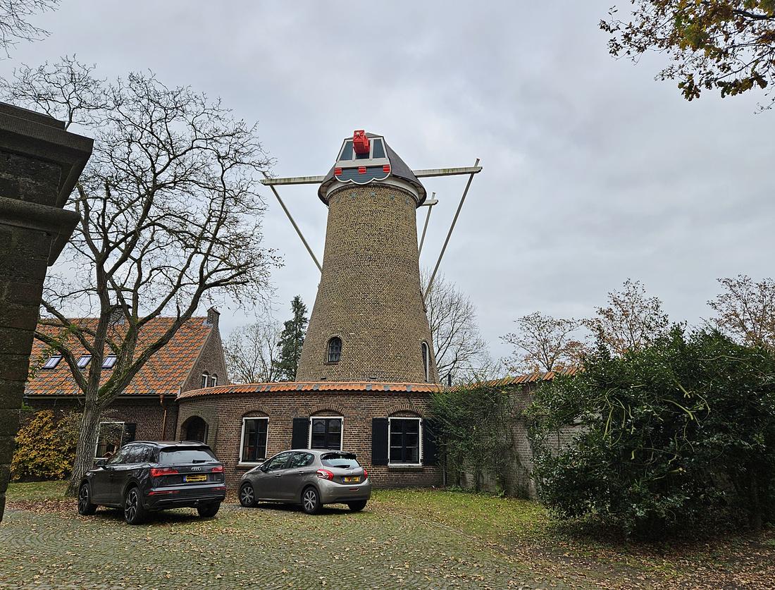 Molen 01570 Elderse Molen / De Ellenaar (Mierlo), Foto van Lucas Vandael, opname 16 nov.2024 | Database Nederlandse molens