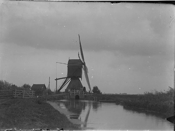 4, Molen 01268 Polder Zwijndrecht / Polder Zwijndrecht, Meerdervoort en het Kort Ambacht van de Groote LindtDe Zwijndrechtse watermolen (Zwijndrecht), Foto collectie D. van Asperen | Database Nederlandse molens