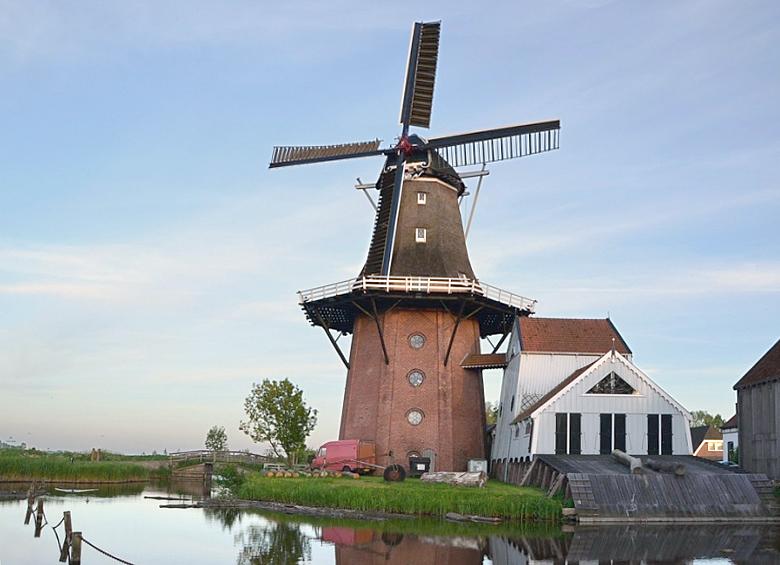 1, Molen 03049 De Zwaluw (Birdaard / Burdaard), Martijn Scholtens (4-6-2013) | Database Nederlandse molens