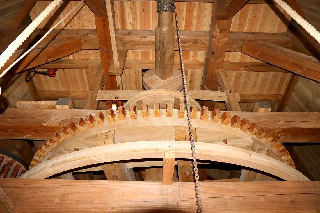 15, Molen 12231 De Eschmolen (Delden), Ronald Bakker (13-09-2025)&nbsp;Het spoorwiel en het luiwerk. | Database Nederlandse molens