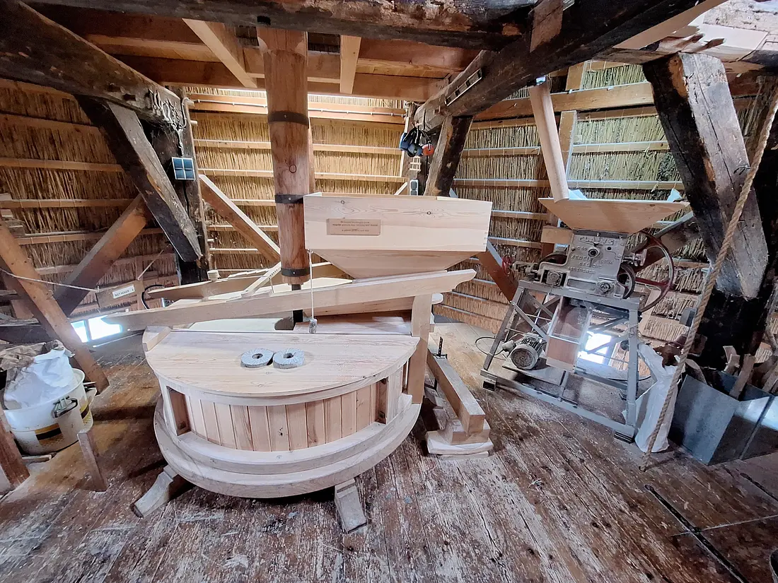 14, Molen 12582 De Weert (Meppel), Jay Verkerk (23-08-2025)&nbsp;Het 2e maalkoppel dat er pas sinds 2023 in ligt. | Database Nederlandse molens