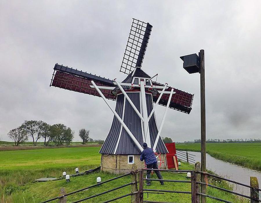 3, Molen 06436 De Gans (Ezumazijl / Iezumasyl), Dick Bunskoeke (10-5-2014). | Database Nederlandse molens