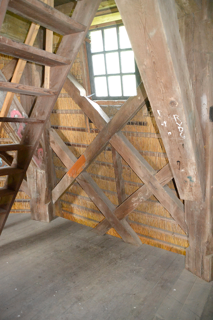 9, Molen 03234 Tochmaland (Kollum), Rob Pols (22-7-2017)De molen is uitgevoerd met dubbele veldkruizen. | Database Nederlandse molens