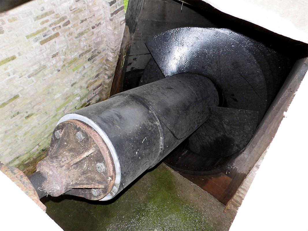 13, Molen 01452 Sweachmermolen (Langweer / Langwar), Coen Manche (26-10-2019)De vijzel. | Database Nederlandse molens