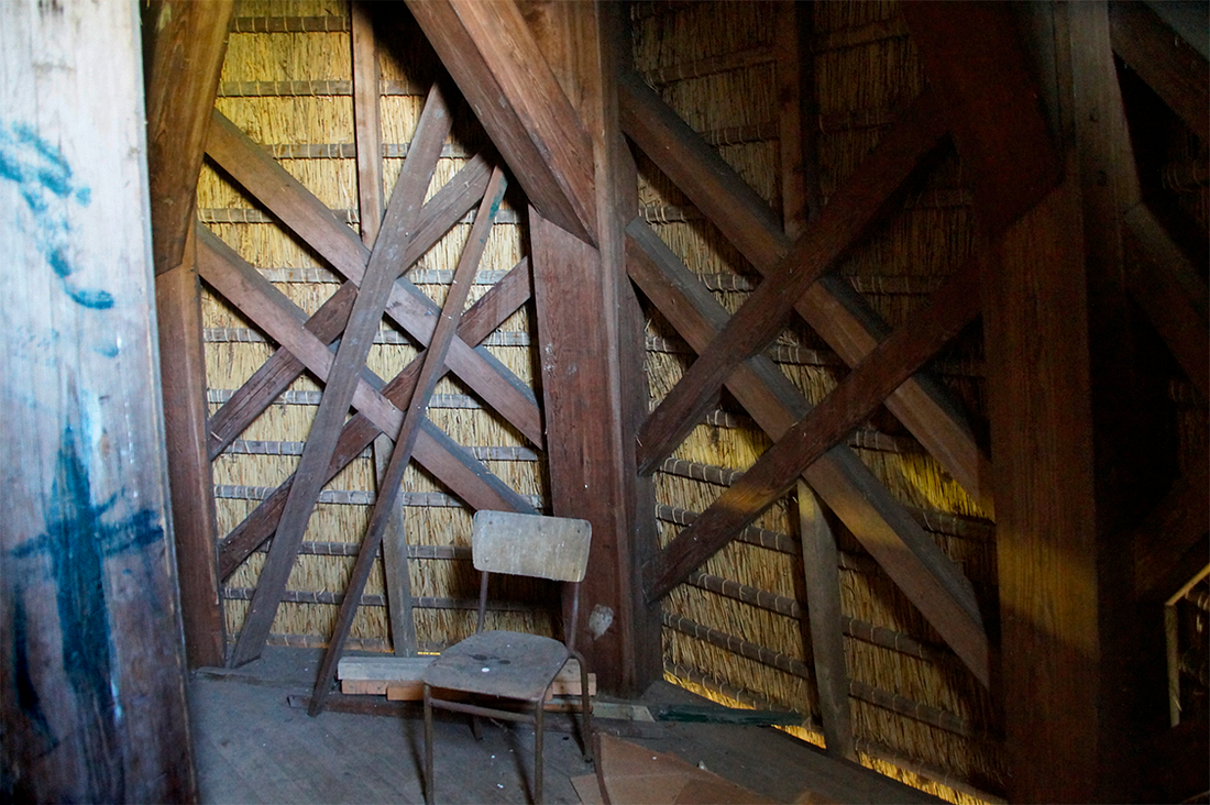 9, Molen 06915 Froskepôllemolen (Leeuwarden / Ljouwert), Matthieu Hoogduin (9-4-2017). De molen is voorzien van dubbele veldkruizen. | Database Nederlandse molens